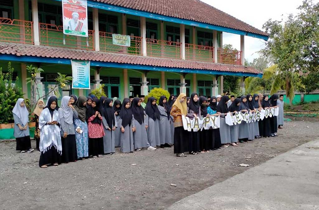 Keunggulan Menyekolahkan Anak di Pesantren