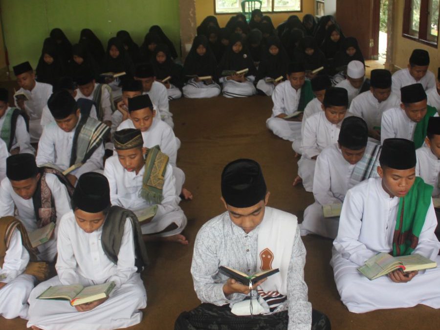 Lima Kunci Sukses Belajar di Pondok Pesantren, Yuk Baca Penjelasannya