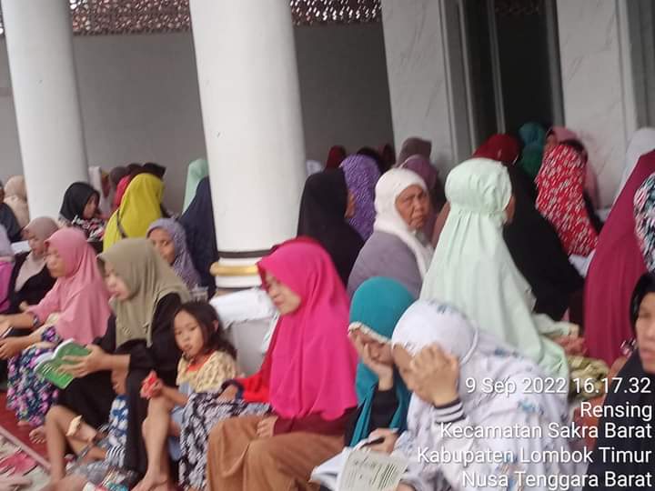 Pra Hultah NWDI ke-87. Santri Ponpes Mukhtarul Amin Berhizib Bersama Warga