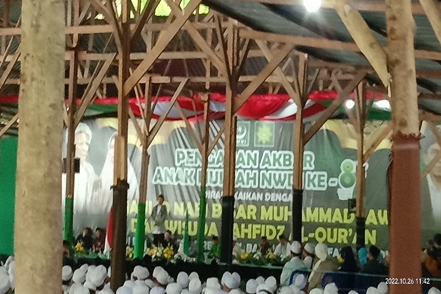 Alumni YPP MA NWDI Rensing Bat Diwisuda 30 Juz di Peringatan Anak Hultah ke-87