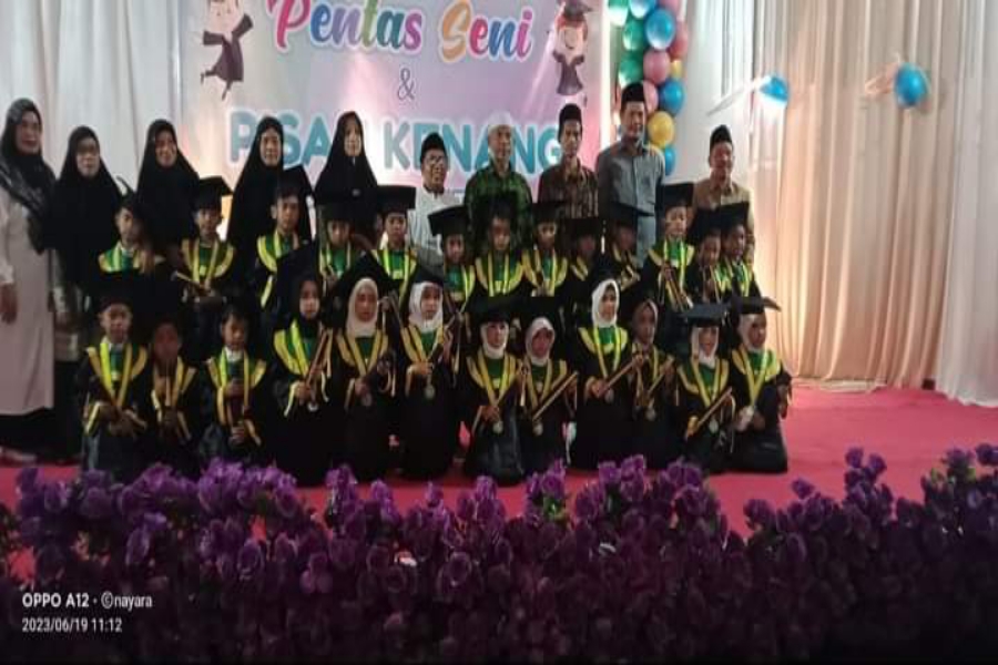 Selamat, 26 Siswa RA NWDI Rensing Bat di Wisuda