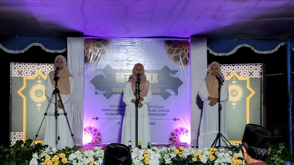 Santri/i Ponpes Mukhtarul Amin NWDI Ikuti Lomba MTQ Tingkat Desa Rensing Bat